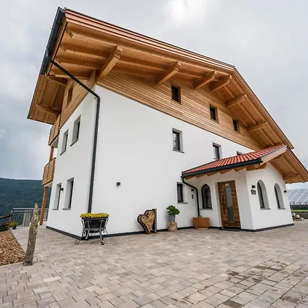 Forchnerhof 3 *